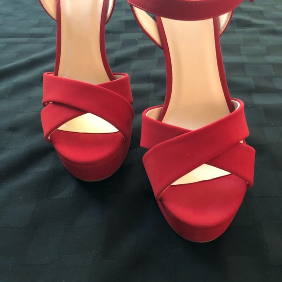 Red platform heel - Picture 2 of 4